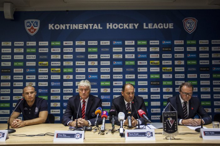 Ilustračný obrázok k článku Hokejový Slovan vstupuje do novej sezóny. Cieľom je stabilizácia finančnej situácie a postup do play off