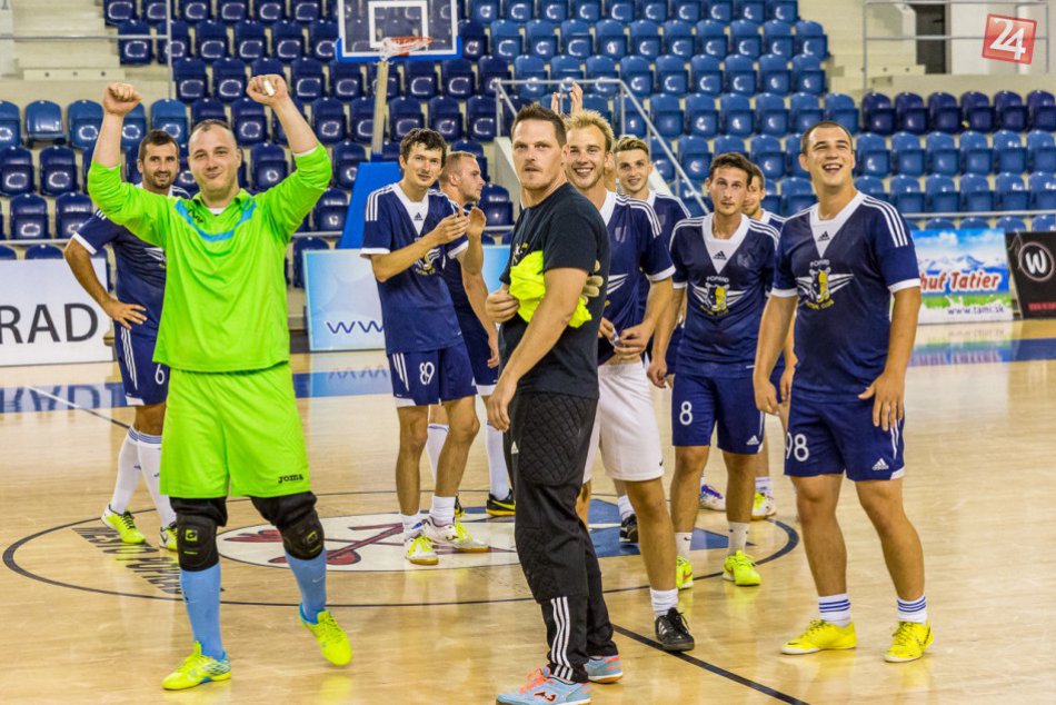 Ilustračný obrázok k článku Tretí pokus Popradčanom vyšiel: Futsalová trofej ostala pod Tatrami