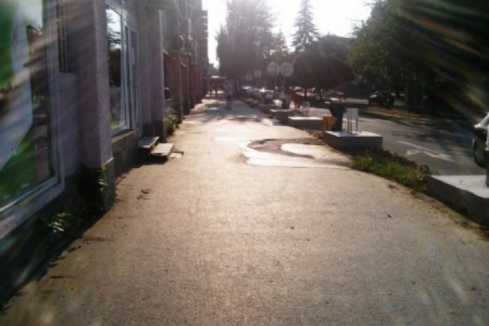 Ilustračný obrázok k článku Kuriozita v Michalovciach, o ktorej vie málokto: Tipnite si, koľko ľudí býva na tejto ulici