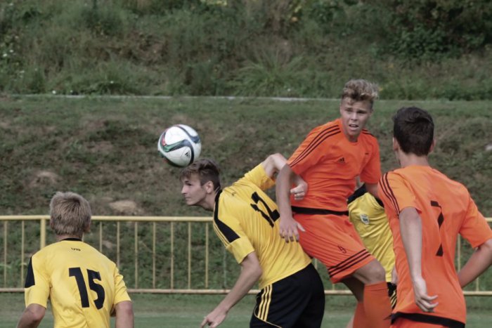 Ilustračný obrázok k článku Víkendový futbal mladých: Dorastenci a žiači úspešne súperili s tímami MŠK Námestovo