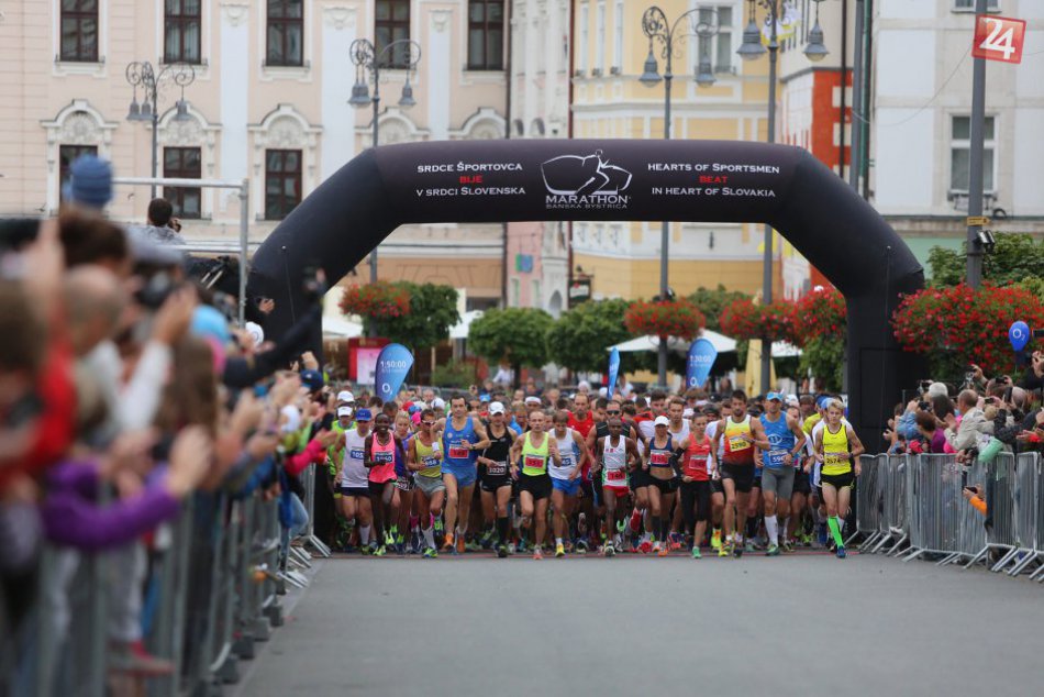 Ilustračný obrázok k článku Banskobystrický maratón zaplní bežcami ulice mesta. Láka aj autogramiádou Tótha