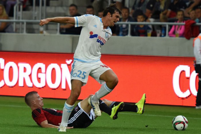 Ilustračný obrázok k článku Viac ako 9-tisíc ľudí si pozrelo parádny futbal: Spartak tesne podľahol Olympique Marseille