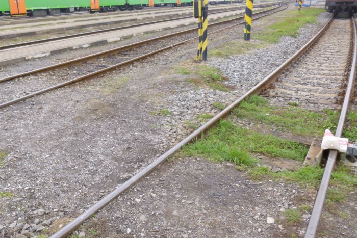 Ilustračný obrázok k článku Na železnici sa odohrala tragédia: Muža (†45) zrazil vlak, podľahol zraneniam