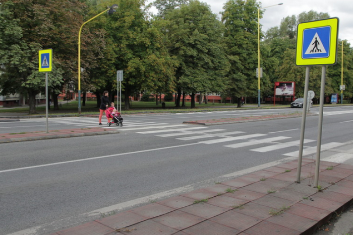 Ilustračný obrázok k článku Rekonštrukcia ukončená: Po obnove chodníkov došlo v meste k zmene dopravného režimu