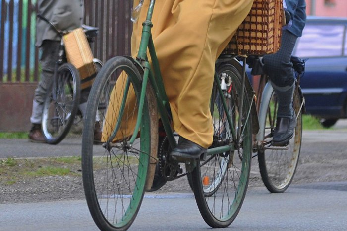 Ilustračný obrázok k článku Nič netušiaca dôchodkyňa (80) na bicykli sa nestačila diviť: Rýchly chvat Tibora (18) a peniaze boli fuč!