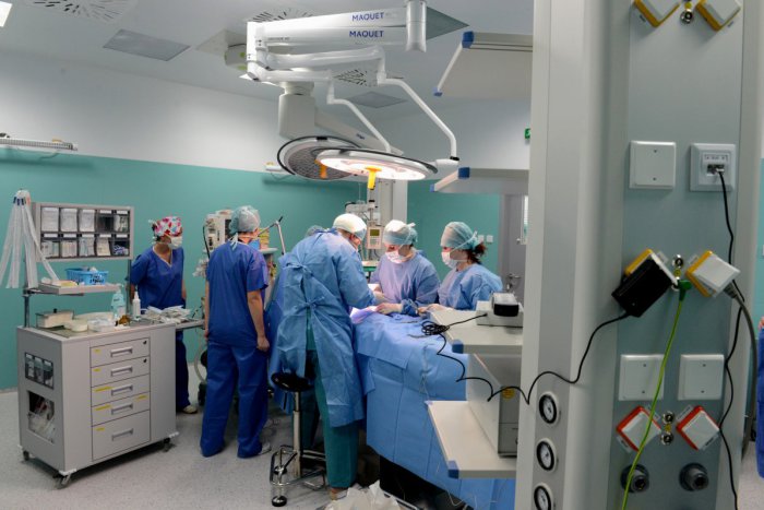 Ilustračný obrázok k článku Unikátna operácia košických chirurgov: Štvormesačné dieťa ju absolvovalo ako prvé na Slovensku!
