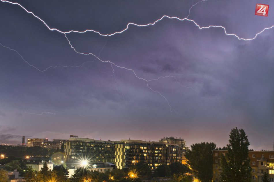 Ilustračný obrázok k článku Varovanie pred výčinmi počasia. Meteorológovia vydali výstrahu pre Revúcky okres