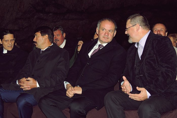 Ilustračný obrázok k článku FOTO: Prezidenti Kiska a Áder si pripomenuli zápis jaskýň do UNESCO