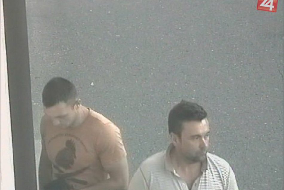 Ilustračný obrázok k článku Prípad ako z kriminálky: V hlavnej úlohe hlohovecký bankomat, policajti hľadajú týchto mužov! FOTO vnútri