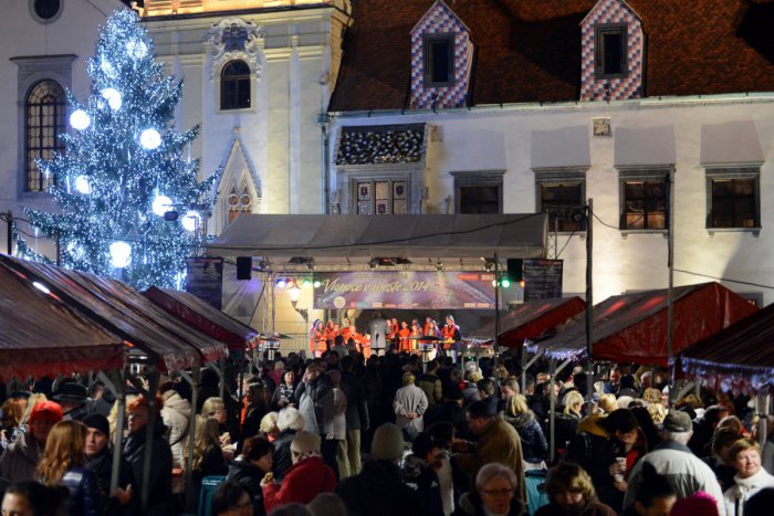 Ilustračný obrázok k článku Staré Mesto hľadá vhodný Vianočný strom na Staromestské vianočné trhy