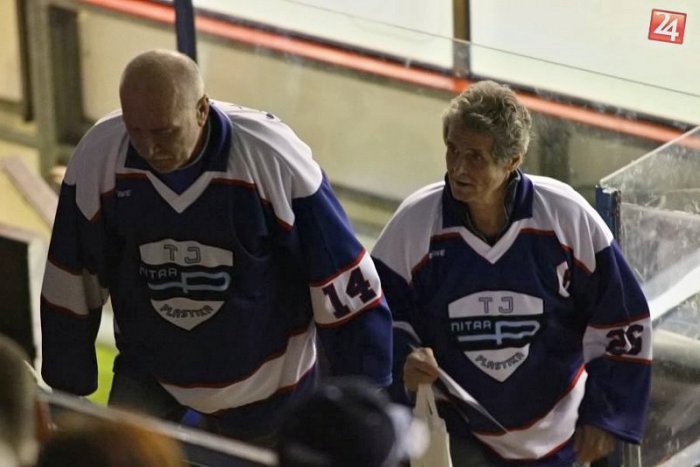 Ilustračný obrázok k článku Ďalšia rana v hokejovom svete: Zomrel bývalý hráč Plastiky Nitra Dušan Čičmanec (†59)