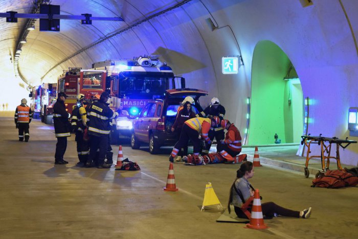 Ilustračný obrázok k článku V tuneli Šibenik v akcii všetky záchranné zložky: Likvidovanie požiaru aj nariadená samoevakuácia ľudí