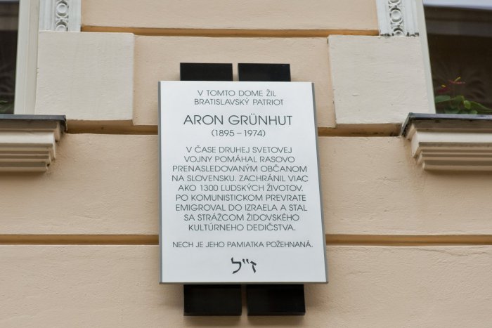 Ilustračný obrázok k článku Bratislavský záchranca tisícok Židov už má svoju pamätnú tabuľu