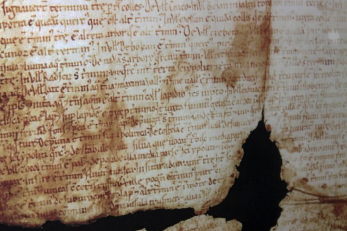Ilustračný obrázok k článku Unikátny objav Gréckokatolíckeho kňaza: Našiel vzácny dokument zo 17. storočia!