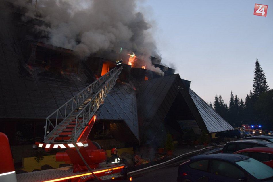Ilustračný obrázok k článku Dlhý boj s ohňom v Demänovskej doline na konci: Hasiči zachraňovali čo mohli, škoda v miliónoch eur! FOTO