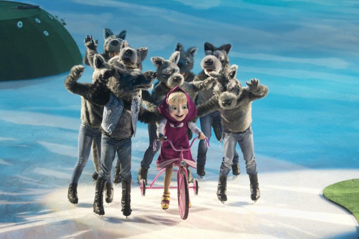 Ilustračný obrázok k článku Šou Máša a medveď ovládla štadión Ondreja Nepelu, o predstavenie bol enormný záujem