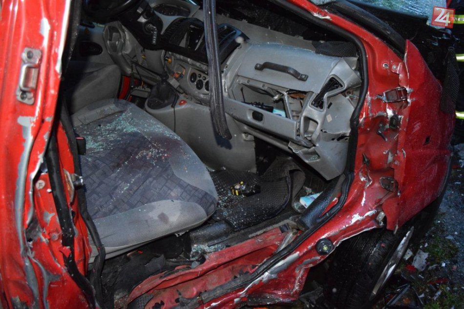 Ilustračný obrázok k článku Vážna nehoda, zranilo sa 6 ľudí: Vodič (59) z Michaloviec sa čelne zrazil s ďalším autom!