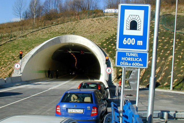 Ilustračný obrázok k článku Tunel Horelica čaká úplná uzávierka: Dôvodom je odstránenie závady