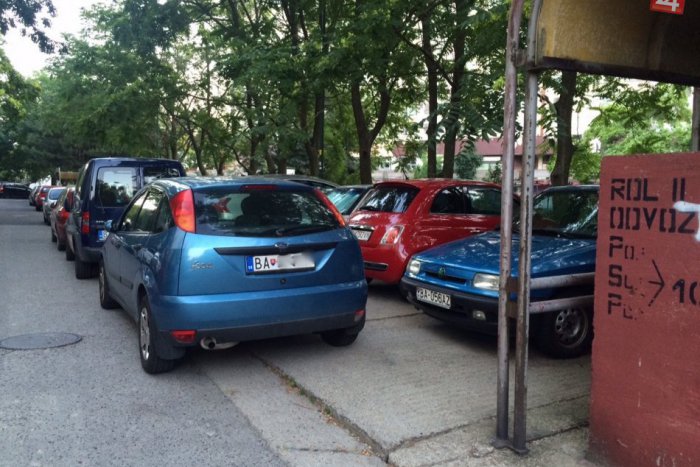 Ilustračný obrázok k článku Rača sa pridáva k jednotnej parkovacej politike