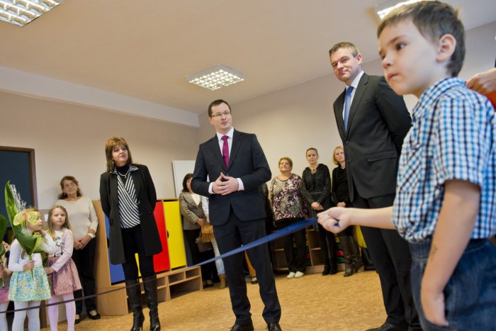 Ilustračný obrázok k článku Predseda parlamentu a minister školstva v Podunajských Biskupiciach slávnostne otvorili novú škôlkárskú triedu