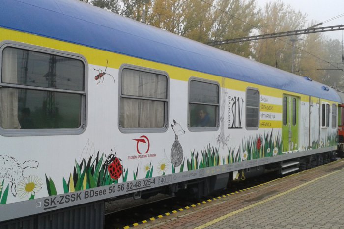 Ilustračný obrázok k článku Cestovanie vo Zvolene nikdy nebolo zábavnejšie: Jedinečný vagón, ktorý pripomína les!