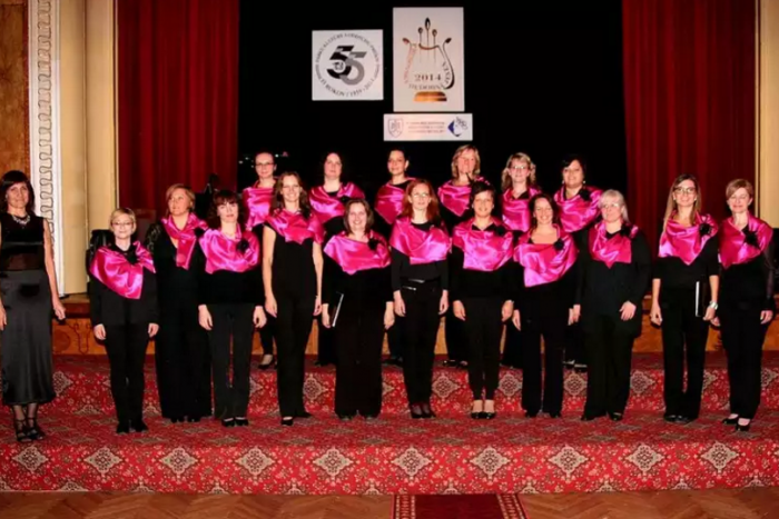 Ilustračný obrázok k článku Dali si k výročiu svojho vzniku parádny darček: Speváčky z prešovského komorného zboru si vyspievali zlato!