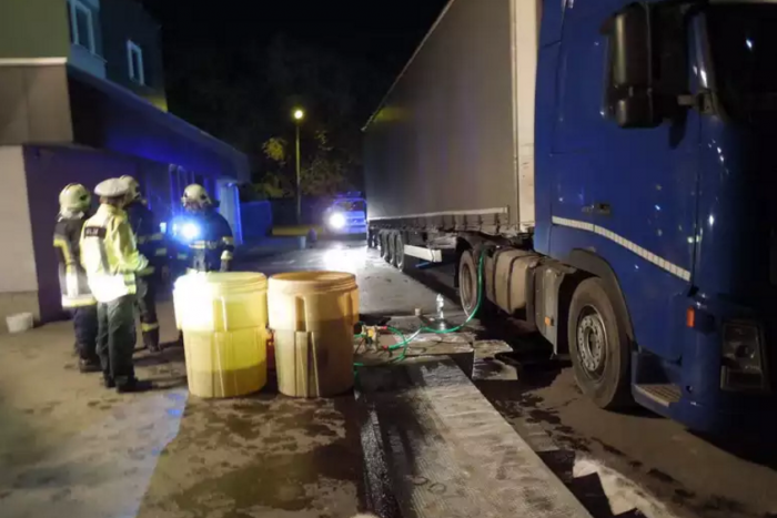 Ilustračný obrázok k článku V logistickej firme zlodej vyprázdnil nádrže v troch kamiónoch