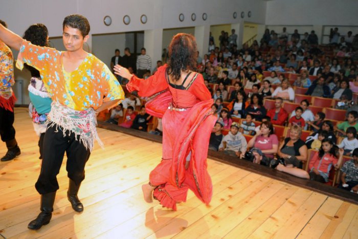 Ilustračný obrázok k článku Festival hudby spevu a tanca podporuje talentované rómske deti: Obľúbila si ho nielen verejnosť, ale aj účinkujúci