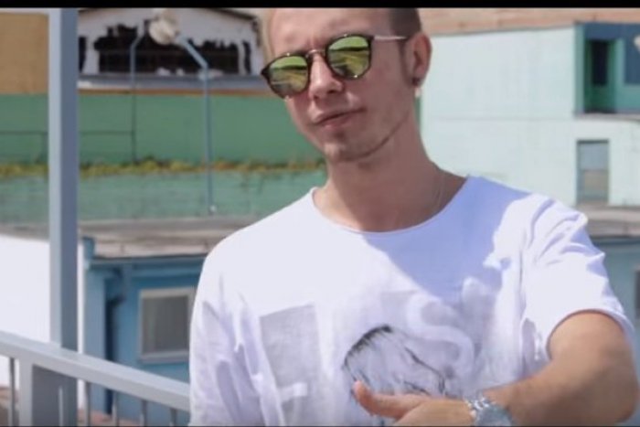 Ilustračný obrázok k článku Topoľčianska hudobná scéna ožíva: Pozrite si VIDEO rapera a producenta San Icon