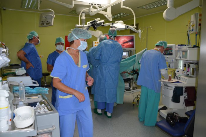 Ilustračný obrázok k článku FOTO z operačnej sály: Chirurgovia ÚVN-ky operujú presnejšie a bezpečnejšie