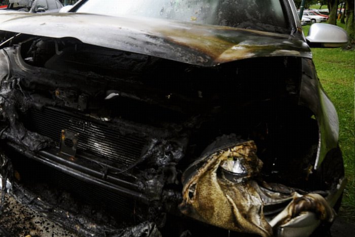Ilustračný obrázok k článku Koniec podpaľača, čo má na svedomí 4 zhorené autá? Policajti chytili podozrivého!