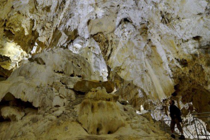 Ilustračný obrázok k článku Tragédia v jaskyni: Muž (†36) pád z výšky 45 m neprežil!