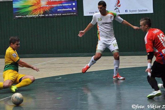 Ilustračný obrázok k článku Pred vlastnými fanúšikmi sú zatiaľ stopercentní: Futsalisti Prešova nasúkali Leviciam sedmičku