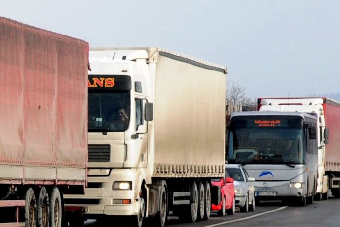 Ilustračný obrázok k článku Vodiči nákladných áut, zbystrite: V Maďarsku musíte rátať s obmedzeniami