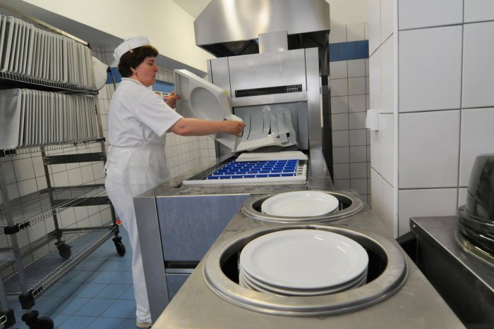 Ilustračný obrázok k článku Novinka v školskej jedálni: Študenti UKF môžu ochutnať jedlá rómskej kuchyne
