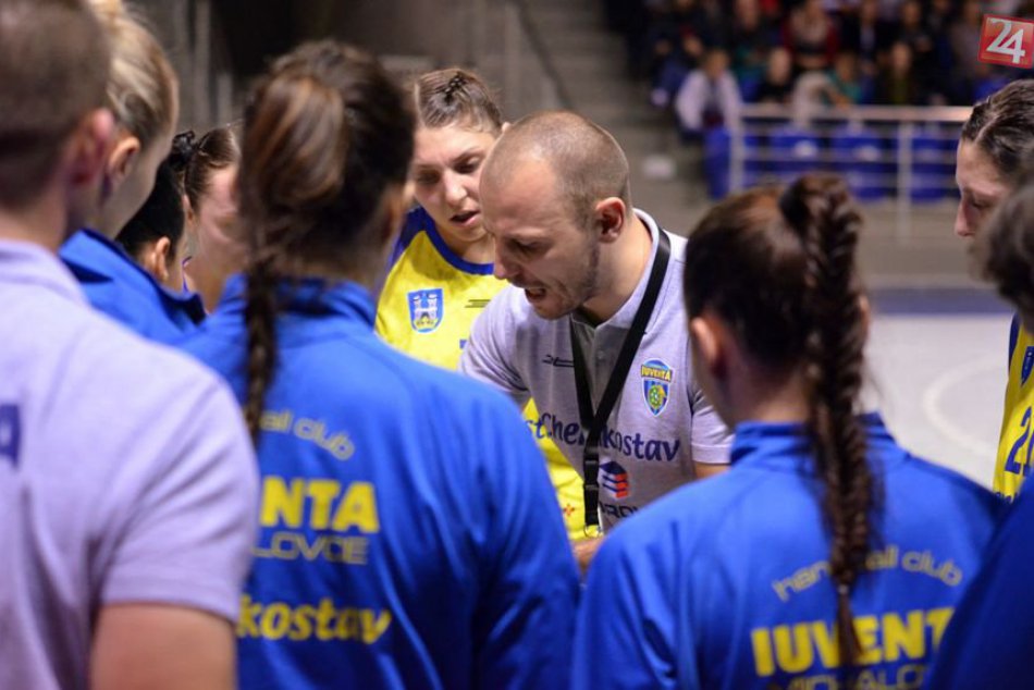 Ilustračný obrázok k článku Súboj slovenského a španielskeho majstra slovami michalovského trénera: Toto som ešte nezažil, FOTO