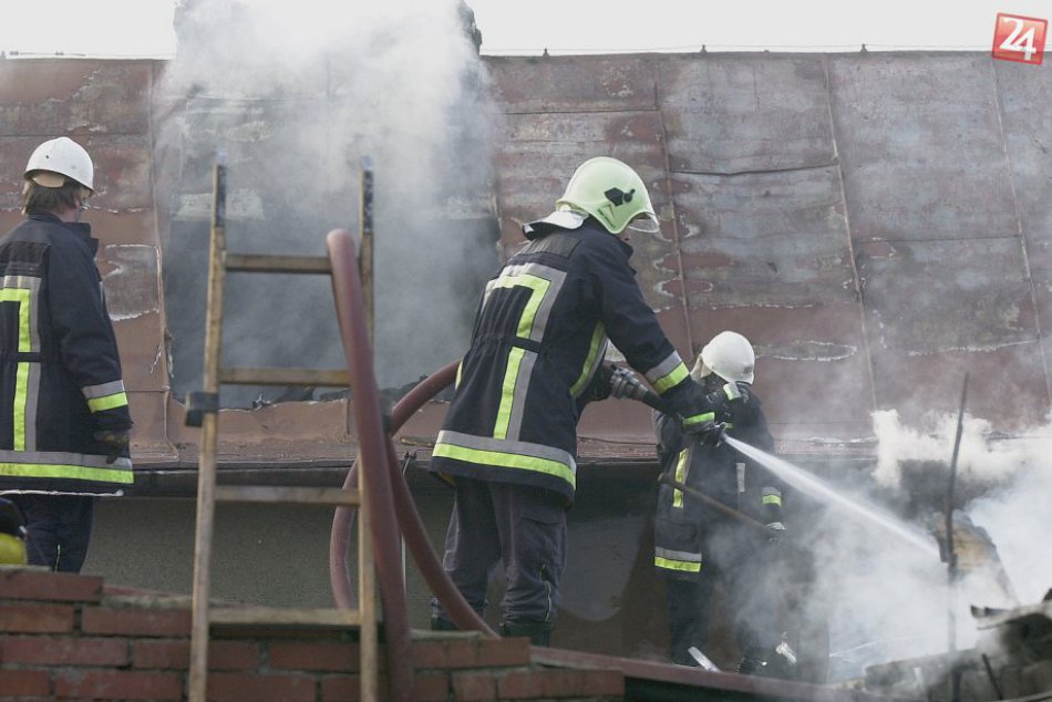 Ilustračný obrázok k článku V obci pri Topoľčanoch horelo: V rodinnom dome hasiči našli dvoch ľudí!