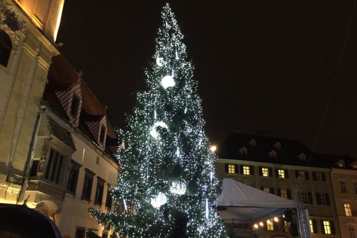 Ilustračný obrázok k článku Vianočná atmosféra v meste je už tu! Trhy na bratislavských námestiach sa oficiálne začali