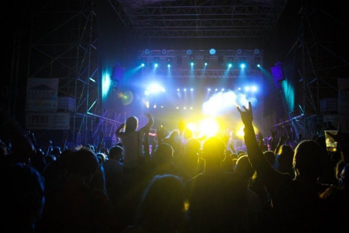 Ilustračný obrázok k článku Slnečný rockový koncert: Zlatomoravčanom zahrajú českí heavy metalisti