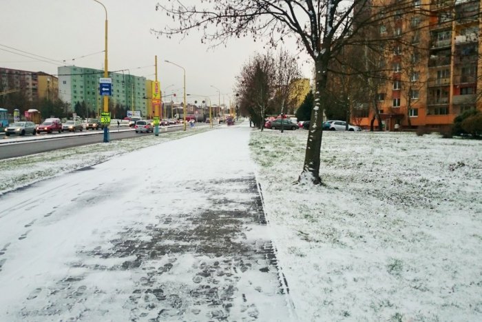 Ilustračný obrázok k článku Perinbaba sa postarala, že Prešov sa zabelel: Prvý sneh v našom meste zaznamenaný v OBRAZOCH