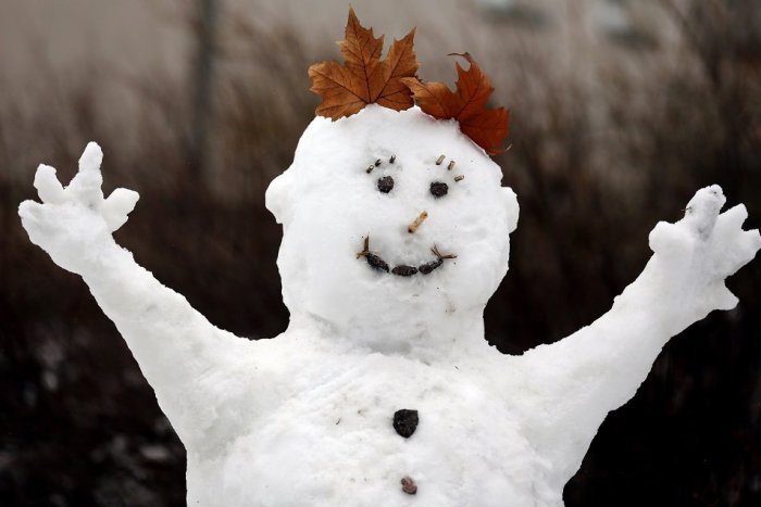 Ilustračný obrázok k článku Snehu nikde, ale snehuliak stojí: Pozrite, ako sa vynašli v obci pri Košiciach!
