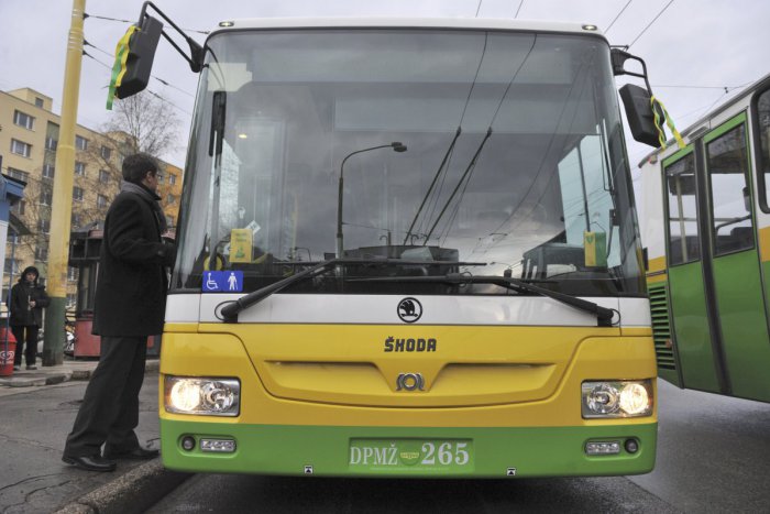 Ilustračný obrázok k článku Skrášlenie zimnej MHD: Po roku do ulíc opäť vyrazí Vianočný trolejbus