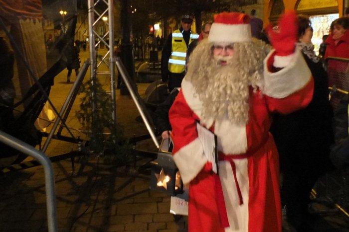 Ilustračný obrázok k článku VIDEO: Mikuláš zavítal do Prešova. Do centra mesta si to namieril na špeciálnom vozidle