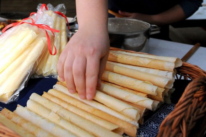 Ilustračný obrázok k článku Sladkastá vôňa vianočných oblátok i vianočky: Zlaté Moravce zažijú poriadne chutné podujatie