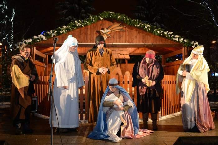 Ilustračný obrázok k článku Spestrenie vianočnej atmosféry v centre mesta: Živý betlehem prvýkrát v Nových Zámkoch!