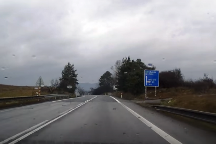 Ilustračný obrázok k článku Dobrá správa pre motoristov: Úsek Dobrá Niva - Babiná hotový, takto vyzerá nová cesta! VIDEO