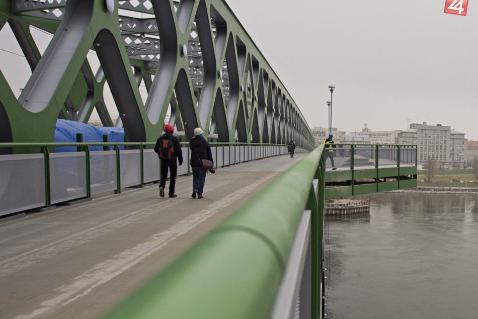 Ilustračný obrázok k článku Chodci a cyklisti by cez Starý most mohli prejsť už koncom týždňa