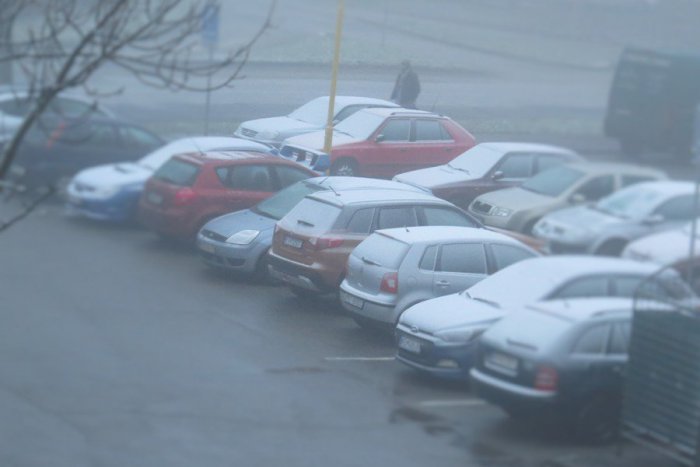 Ilustračný obrázok k článku FOTO z ranných zamrznutých Michaloviec: Konečne zima, ale komu sa chce vysekávať auto z ľadu?
