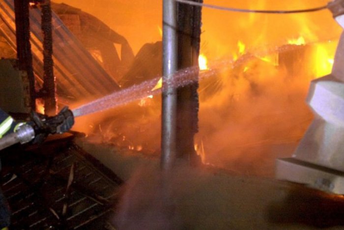 Ilustračný obrázok k článku Hasiči v akcii: Požiar vo výrobnej hale