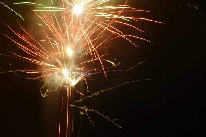 Ilustračný obrázok k článku Krásne divadlo na oblohe zachytené na VIDEU: Takto to v Spišskej vyzeralo počas novoročného ohňostroja